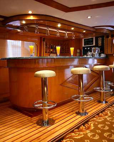 Lounge & Bar auf der M/Y Carlton Kreuzfahrt Yacht in Sharm el Sheikh Ägypten